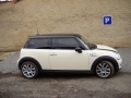 Mini Cooper instalace protislunecni autofolie Llumar AT35GR